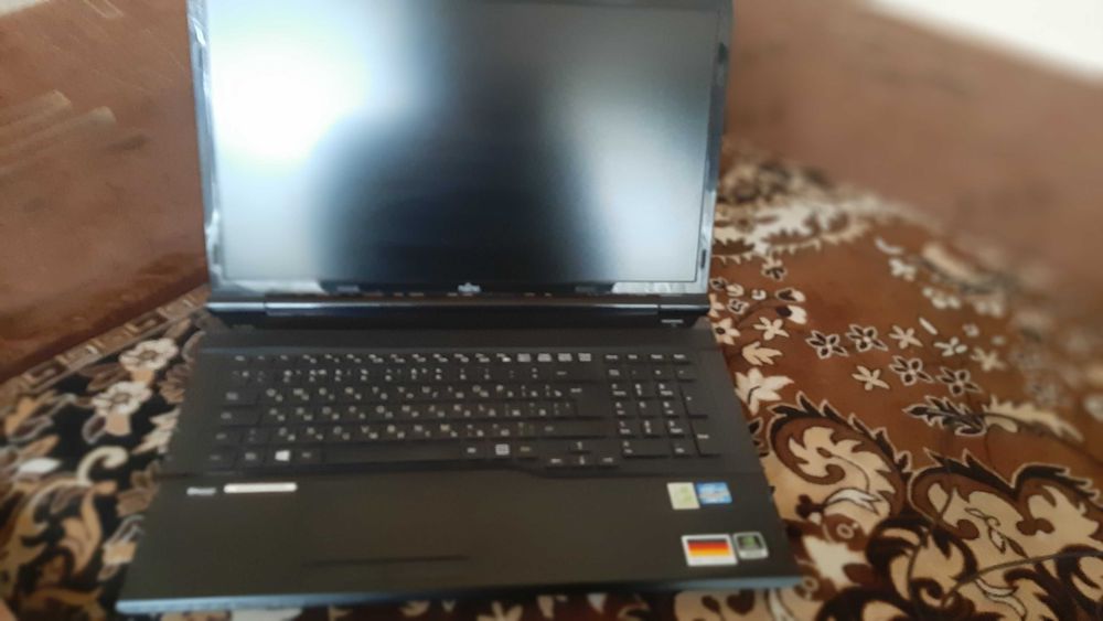 Fujitsu LifeBook NH532 17.3, i7 3630q, 8gb, 500gb