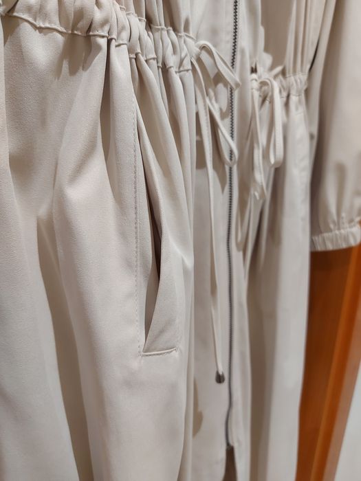 Gabardine com carapuço