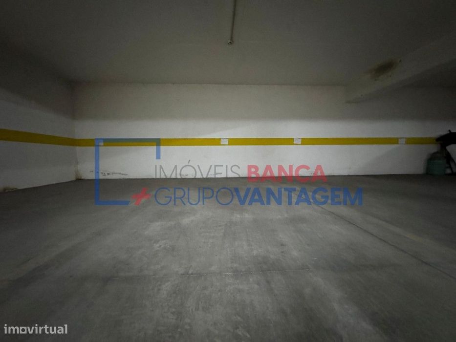Venda de 6 Parqueamentos