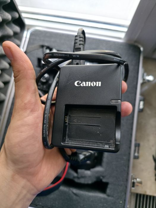 Aparat Canon eos 1000D