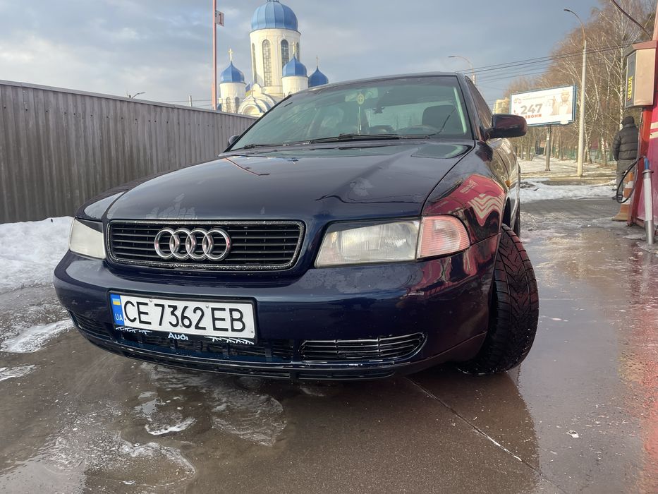 Продам Ауді а4.