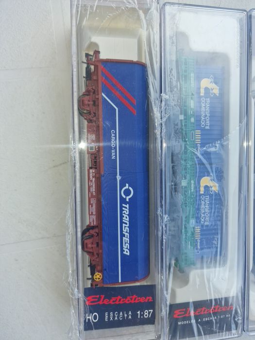 Vagons raros novos em caixa .