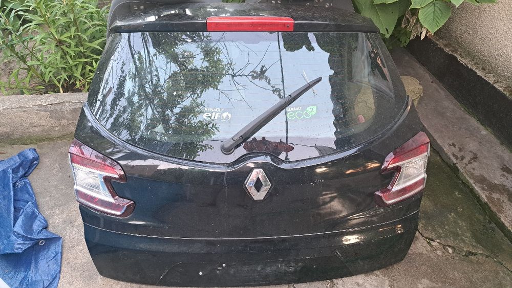 Рено Меган 3.  1,5диз 2012год