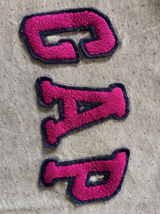 Roupas GAP 5-7 dois blusas e um vestido