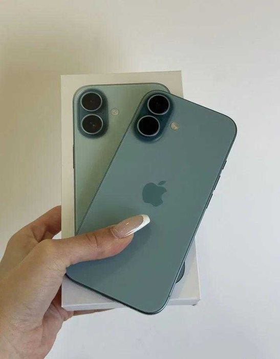 iPhone 16, 128 ГБ, SIM + eSIM