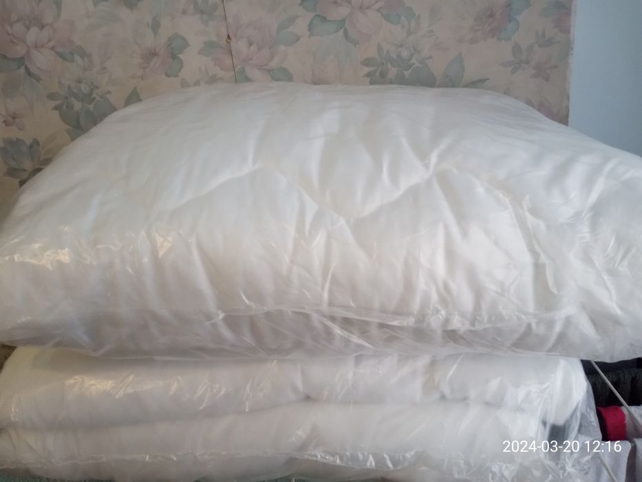 Ковдра  тонка  біла