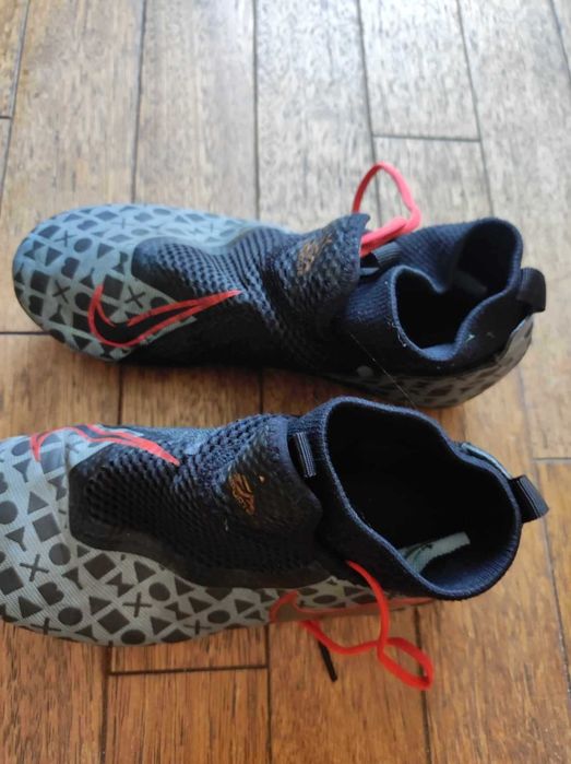 Buty sportowe Nike, korki