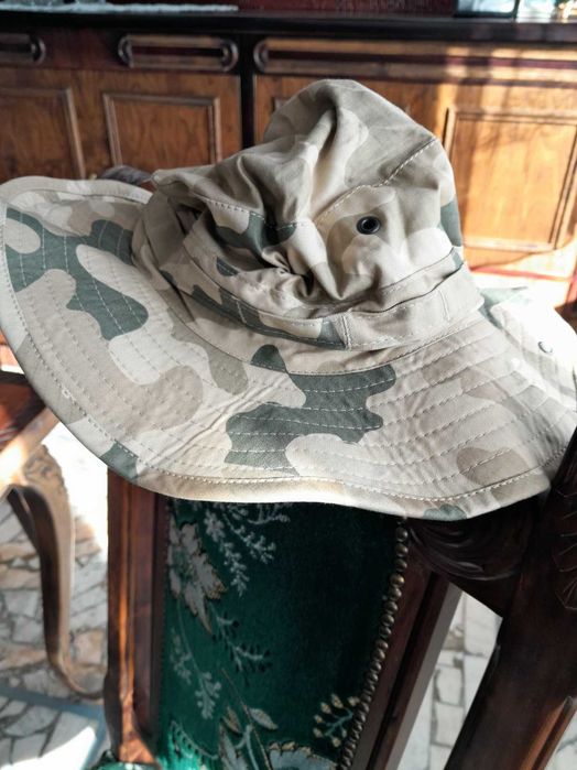 Kapelusz militarny wojskowy. Pustynny kamuflarz