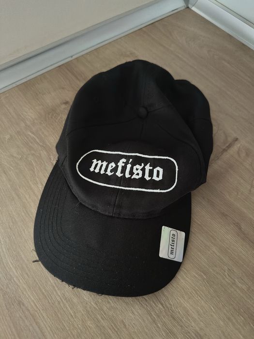 Świetna czapka z daszkiem