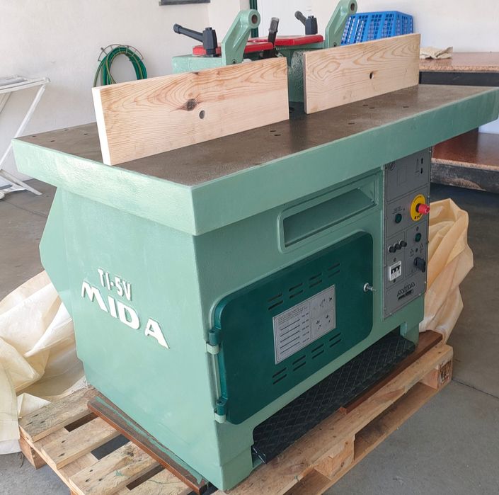 Garlopa desengrocadeira marca mida com furador +tupia mida TV5.