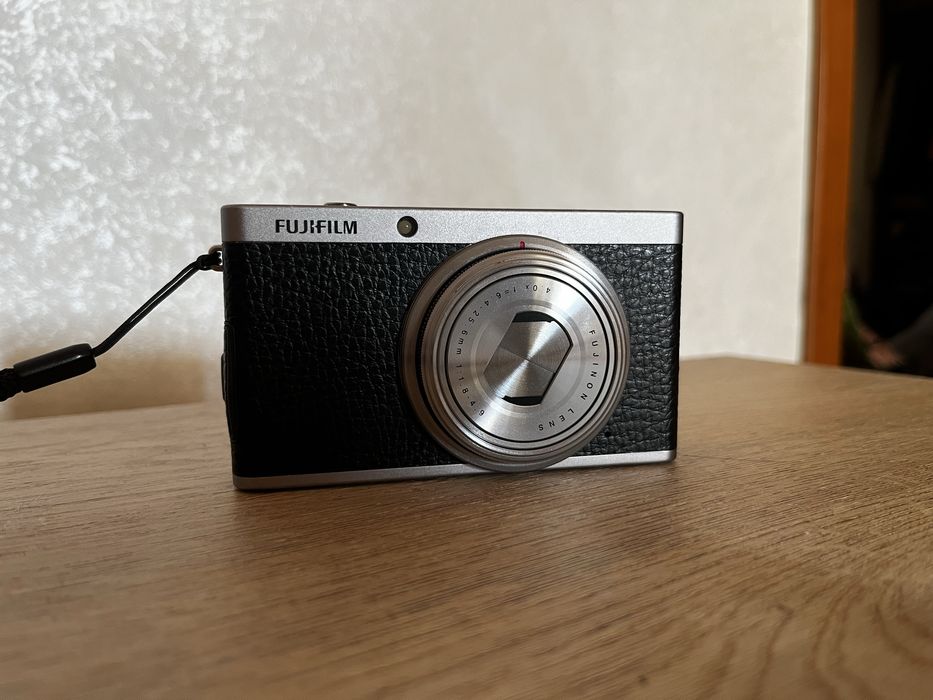 Fujifilm XF1 Black – ідеальний стан, повний комплект, 2 акумулятори
