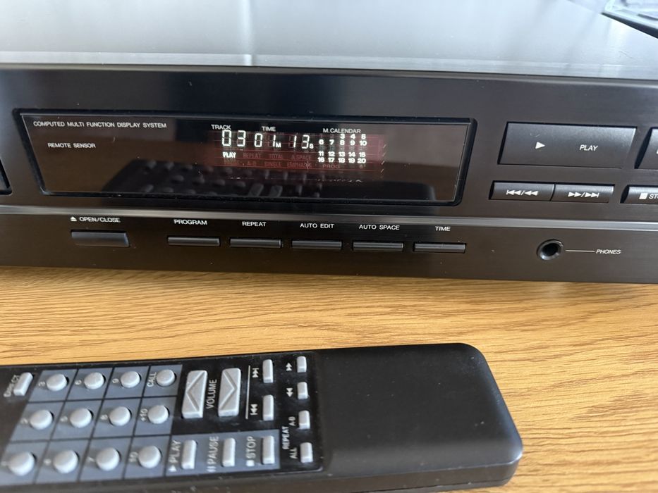 DENON DCD-460 czarny - odtwarzacz CD z pilotem