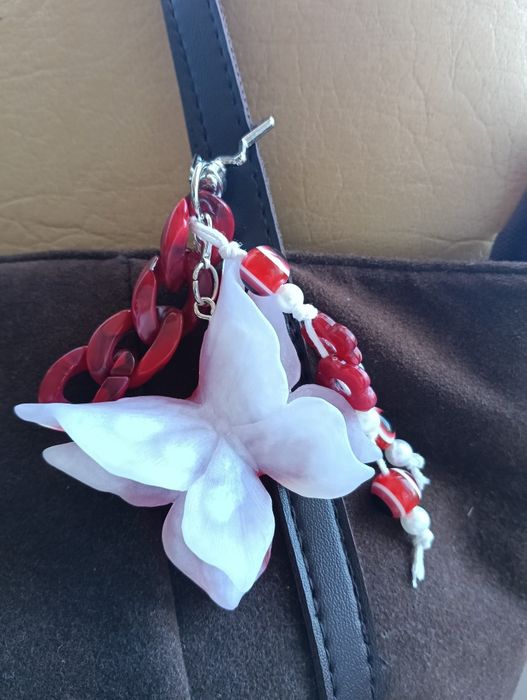 Bag charm artesanal borboleta