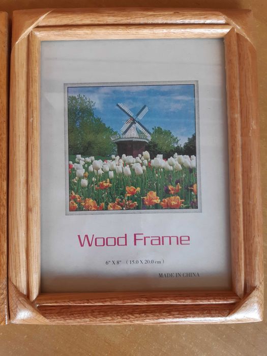 Nowa drewniana ramka do zdjęcia obrazka