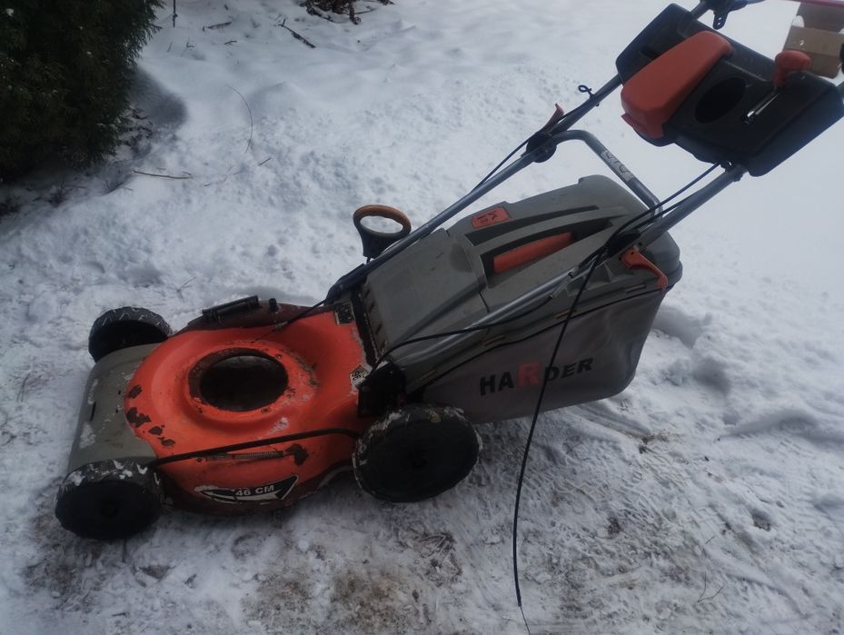 Obudowa kosiarki spalinowej cynkowana