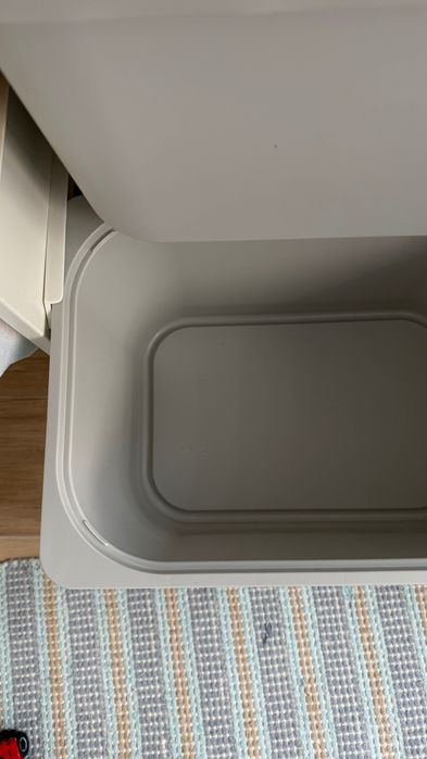 Organizador IKEA para quarto infantil com 3 caixas