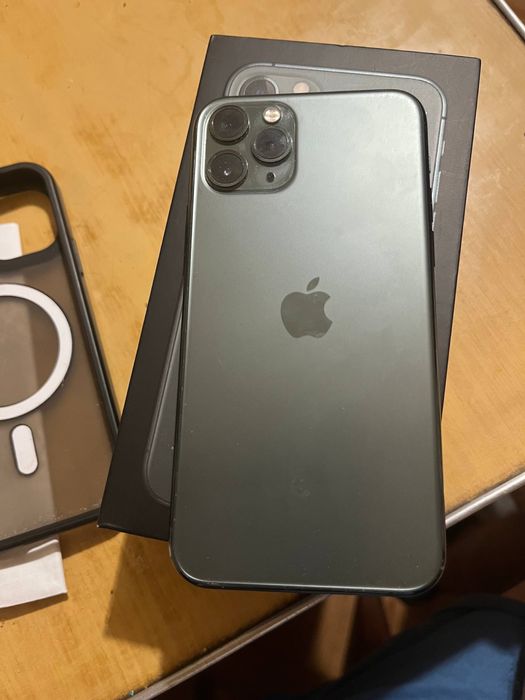 Телефон iPhone 11 Pro