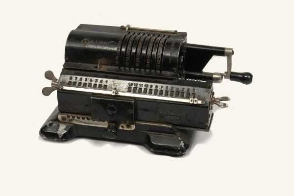 Арифмометр на случай Армагеддона :)) На подарок бухгалтеру и ценителям