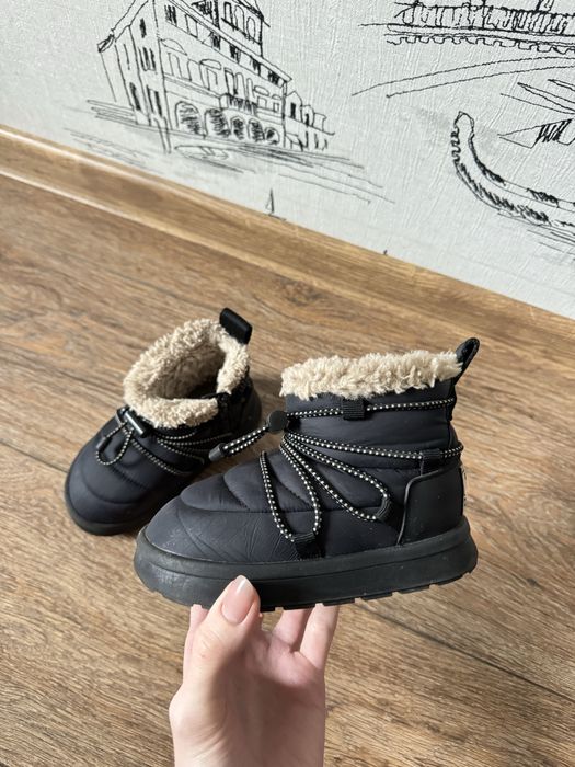Дутики чобітки дитяче взуття zara 23