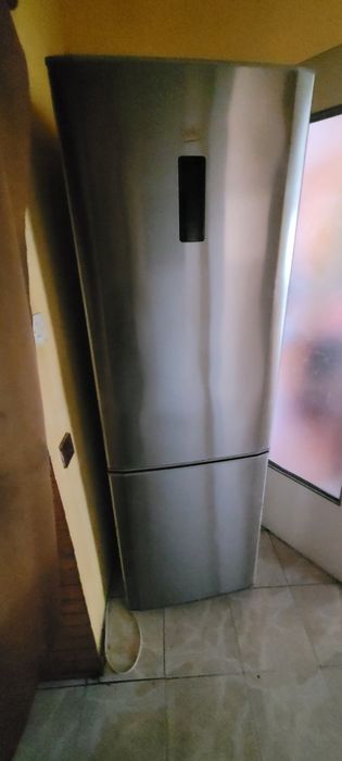 Lodówka no Frost bez rozmrażania srebrna inox Beko 180cm uszkodzona