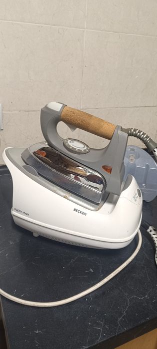 Ferro de engomar com caldeira Becken