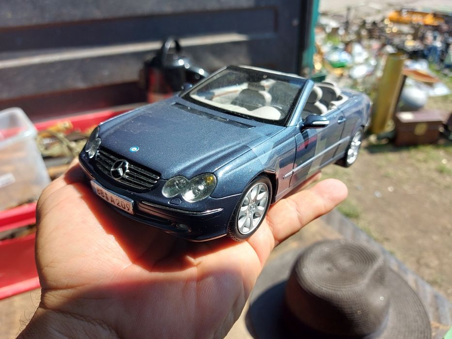 Mercedes CLK Cabrio Kyosho 1:18 w pudelku