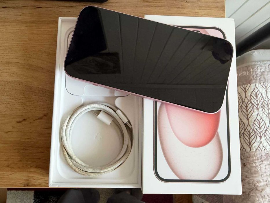 iPhone 15  128GB