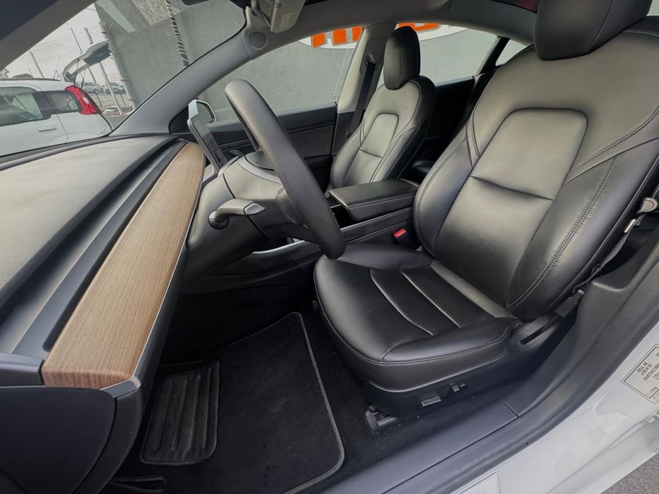 Tesla Model 3 Standard Range Plus RWD