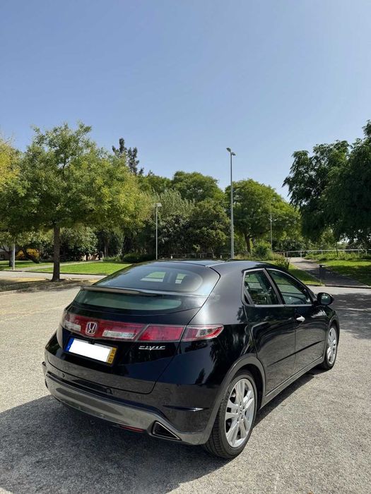 Honda Civic 1.8 i-VTEC Executive – 2010 | 164.000 km | Nacional