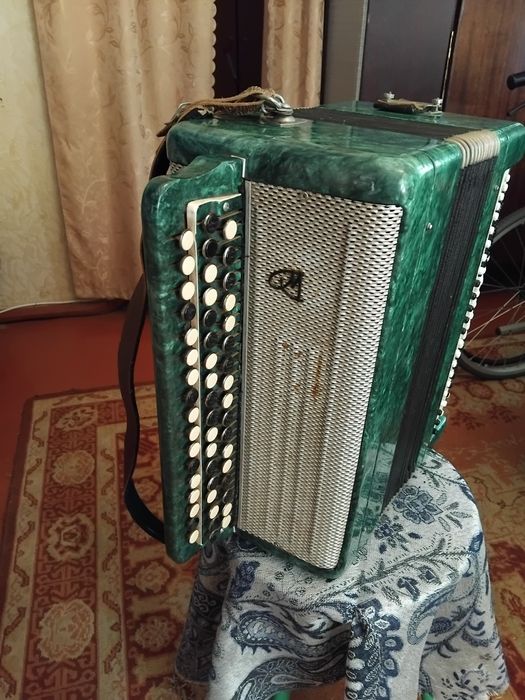 Продам баян "Мелодия"