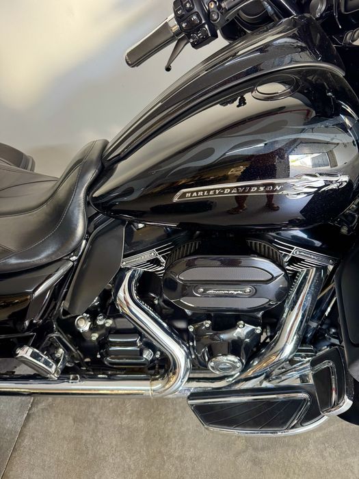 Harley Davidson Street Glide CVO