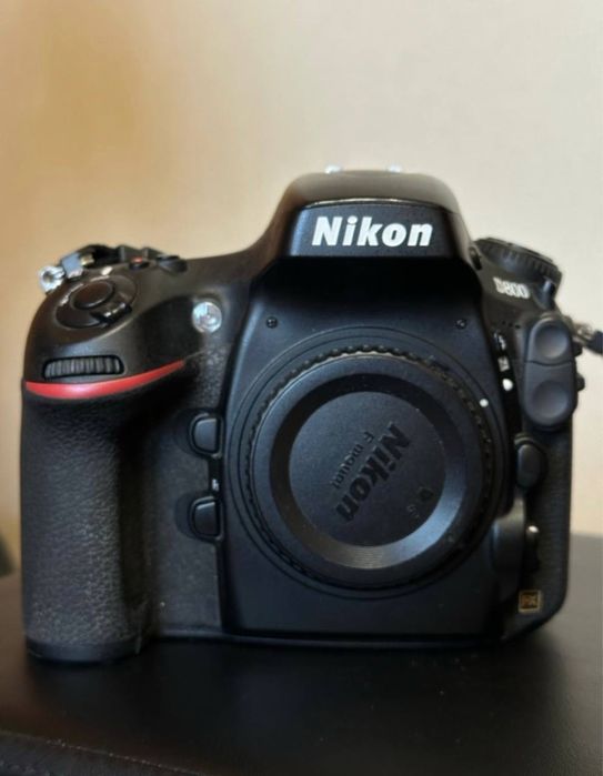Nikon D800 - професійна дзеркальна камера