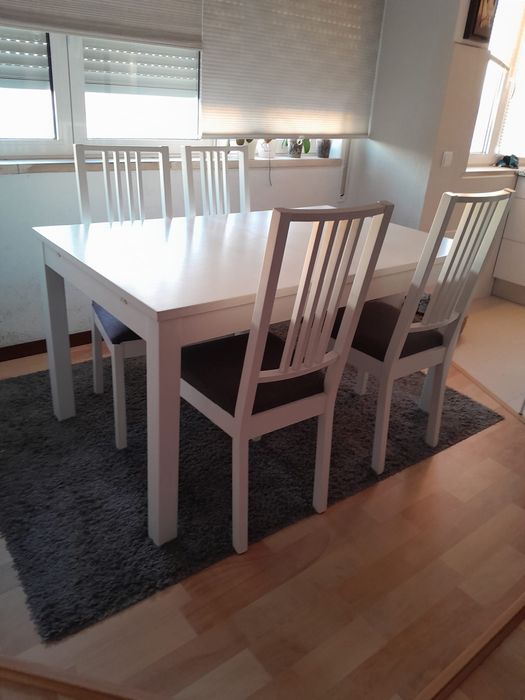 Mesa de refeição Ikea + 4 cadeiras