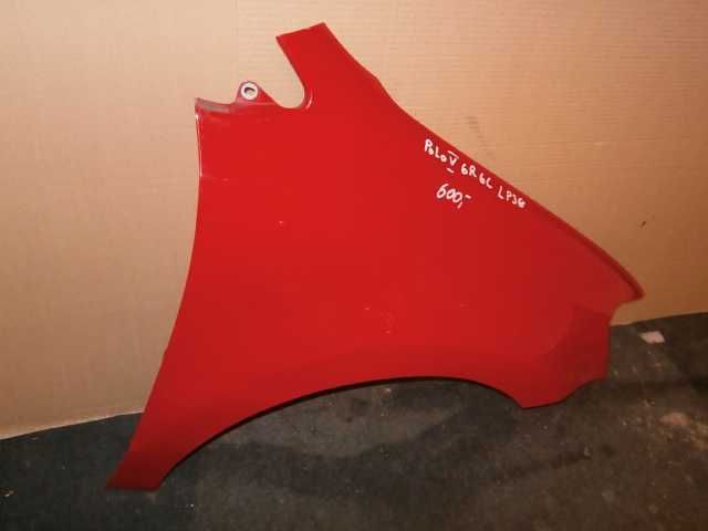 vw polo V 6R 6C błotnik przedni  prawy czerwony LP3g