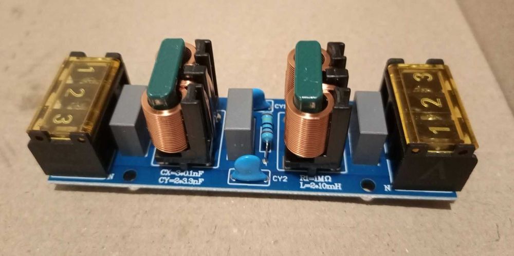 Двух каскадный помехоподавляющий LC фильтр АС ~ 220 V 50 Hz 10 A
