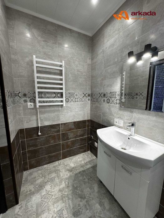 Продаж двокімнатної квартири в центрі