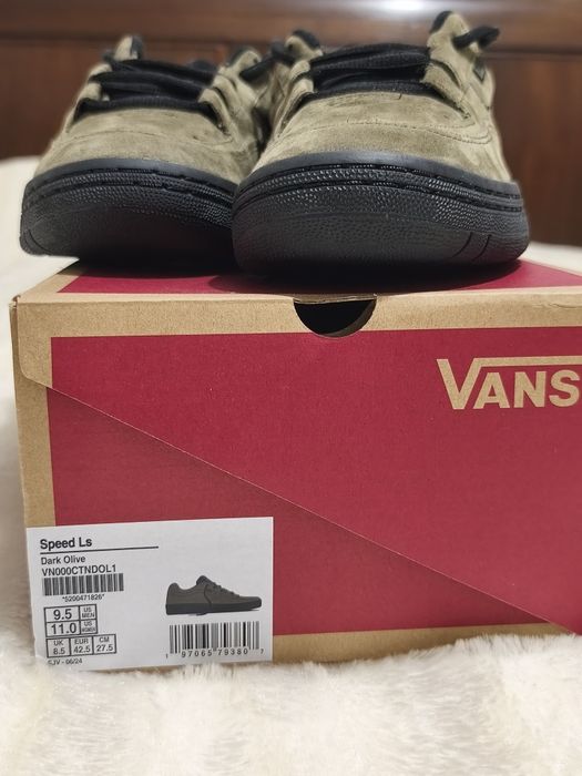 Sapatilhas Vans novas, em couro