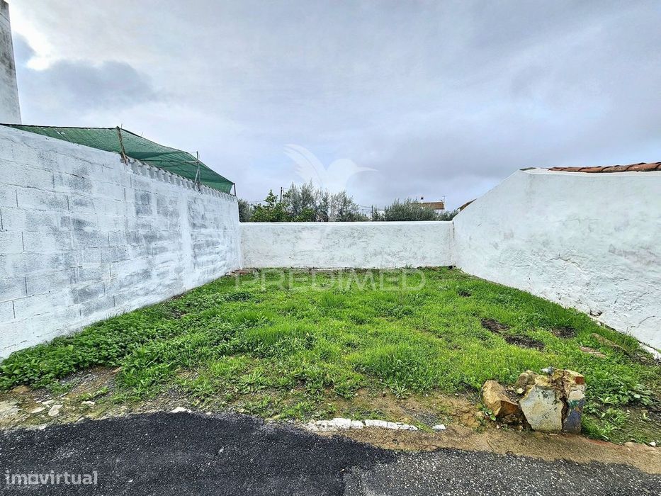 Lote de Terreno Urbano em Aldeia dos Fernandes