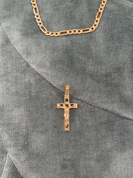 Cordao de ouro 18k portugues e cruz de ouro 18k a jogo