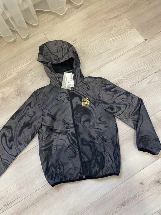 Куртку вiтровка H&M  134/140