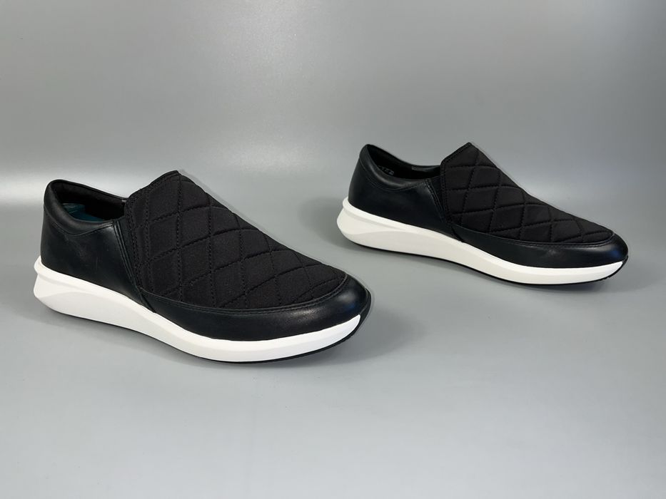Кроссовки Clarks 41 размер (по стельке 26 см)