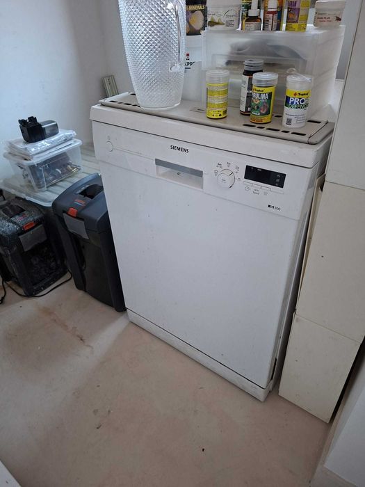 Máquina de lavar loiça - Siemens iQ300 - 100€