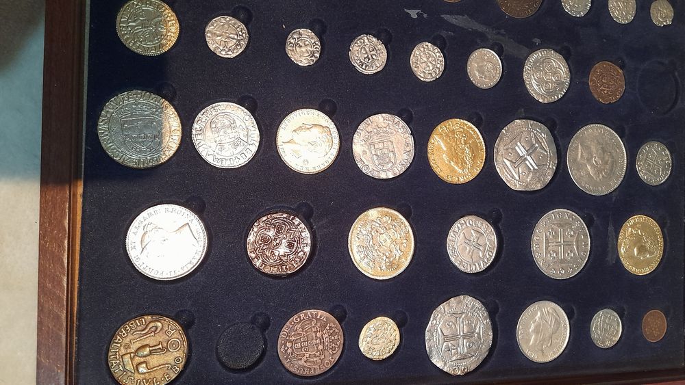 Colecção de moedas ,falta uma moeda