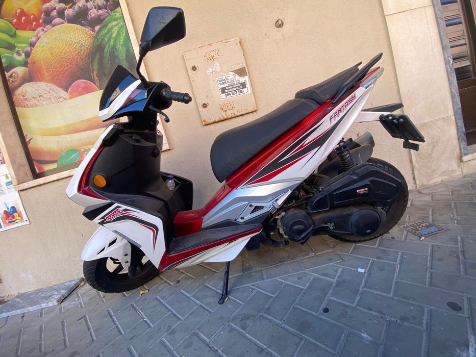 Mota Znen 125 2024…6.0000 km 950€
