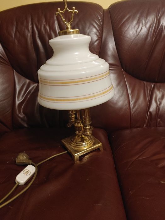 Piekna mosiężne lampa. Gabinet.. Salon. Wintage. Dwie male żarowki