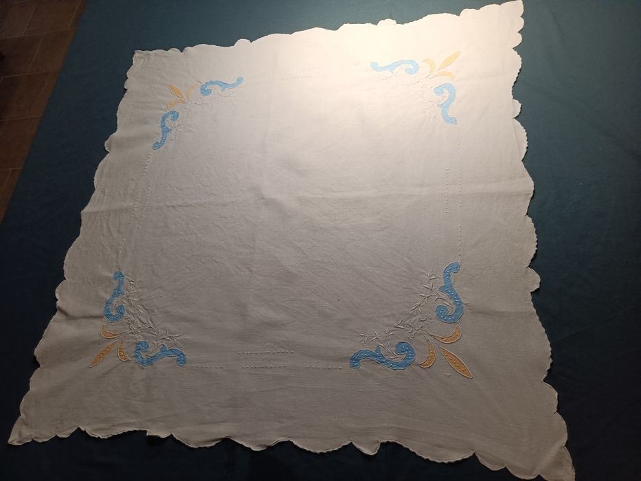 Pequena toalha em linho centenaria