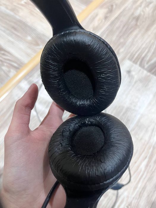 Комплект: клавиатура с подсветкой + беспроводная мышь + наушники