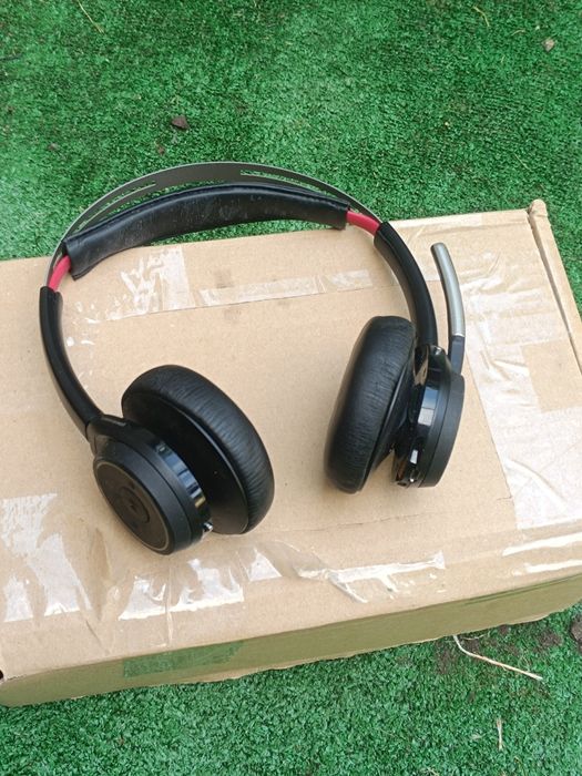 Słuchawki bezprzewodowe nauszne Plantronics Voyager Focus