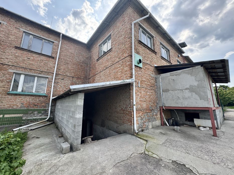Продаж автопарку з виробничо-офісним комплексом  4,39 га