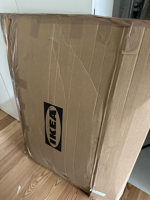 Conjunto de mesa e 3 cadeiras em madeira